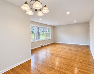 21334 W Pepper Drive - Photo Thumbnail 5
