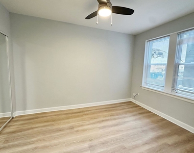5710 N Winthrop Avenue - Photo Thumbnail 4