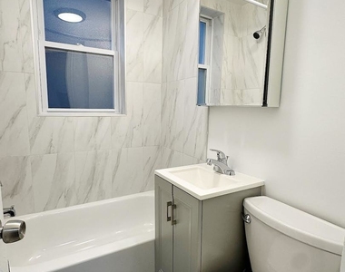 5710 N Winthrop Avenue - Photo Thumbnail 8
