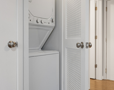 5411 N Winthrop Avenue - Photo Thumbnail 6