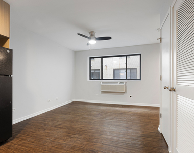 5411 N Winthrop Avenue - Photo Thumbnail 1