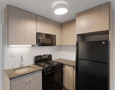 5411 N Winthrop Avenue - Photo Thumbnail 4