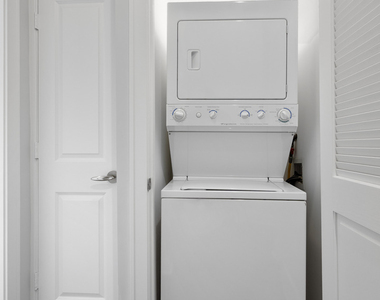 1412 W Morse Avenue - Photo Thumbnail 13