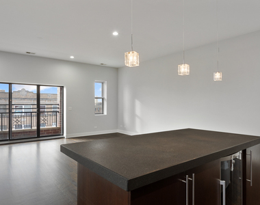 1412 W Morse Avenue - Photo Thumbnail 2