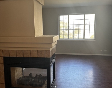 2322 Twilight Drive - Photo Thumbnail 3