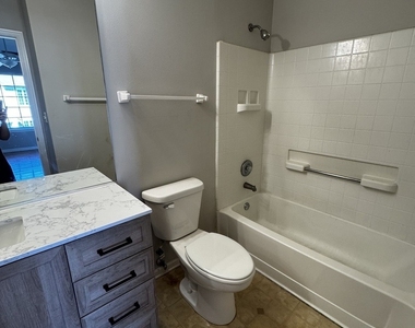 2322 Twilight Drive - Photo Thumbnail 8