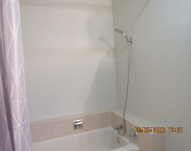 1735 Chesapeake Lane - Photo Thumbnail 12