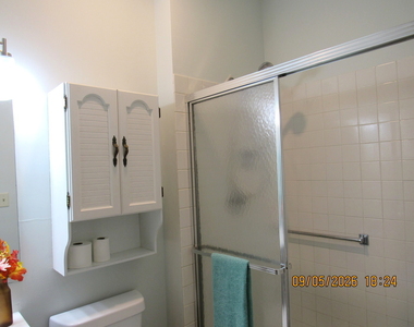 1735 Chesapeake Lane - Photo Thumbnail 9