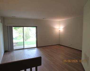 1735 Chesapeake Lane - Photo Thumbnail 2