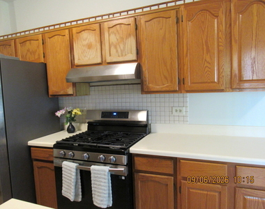 1735 Chesapeake Lane - Photo Thumbnail 4