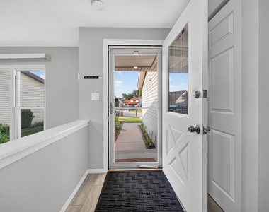 1964 Crescent Lane - Photo Thumbnail 3