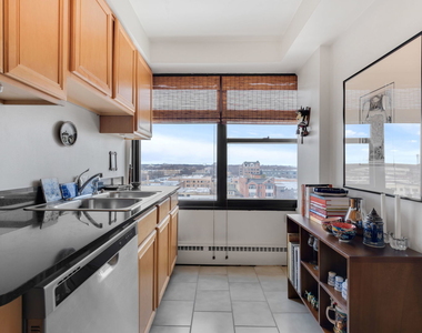 6030 N Sheridan Road - Photo Thumbnail 5