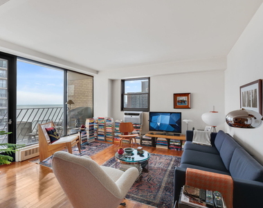 6030 N Sheridan Road - Photo Thumbnail 3