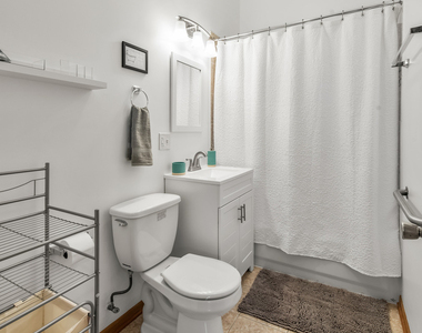 3305 S Bell Avenue - Photo Thumbnail 4
