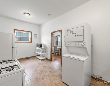 3305 S Bell Avenue - Photo Thumbnail 3