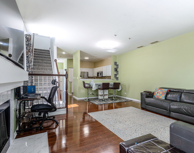 756 Woodewind Drive - Photo Thumbnail 6