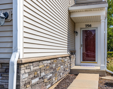 756 Woodewind Drive - Photo Thumbnail 3