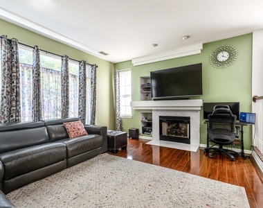 756 Woodewind Drive - Photo Thumbnail 7