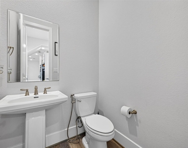 435 Imperial Boulevard - Photo Thumbnail 24