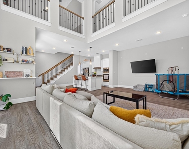 435 Imperial Boulevard - Photo Thumbnail 10