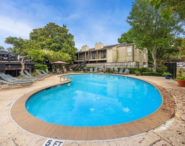 5711 Sugar Hill Drive - Photo Thumbnail 20