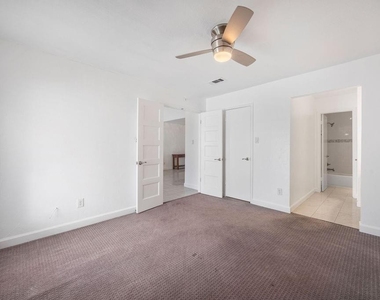 5711 Sugar Hill Drive - Photo Thumbnail 12