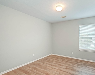 5514 Saddle Bred Drive - Photo Thumbnail 31
