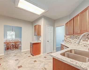 5514 Saddle Bred Drive - Photo Thumbnail 16
