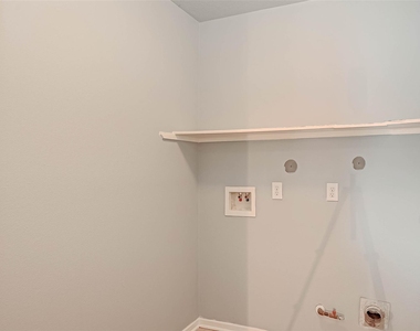 5514 Saddle Bred Drive - Photo Thumbnail 20