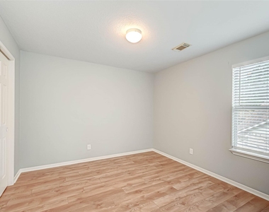 5514 Saddle Bred Drive - Photo Thumbnail 29