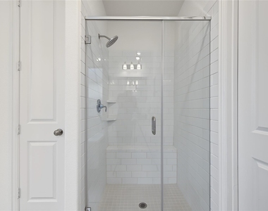 4802 Albany Shores - Photo Thumbnail 13