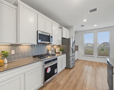 4802 Albany Shores - Photo Thumbnail 17