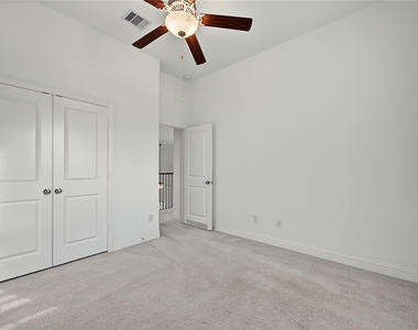 4802 Albany Shores - Photo Thumbnail 35