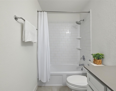 4802 Albany Shores - Photo Thumbnail 40