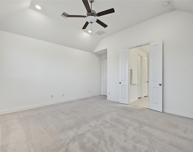 4802 Albany Shores - Photo Thumbnail 11