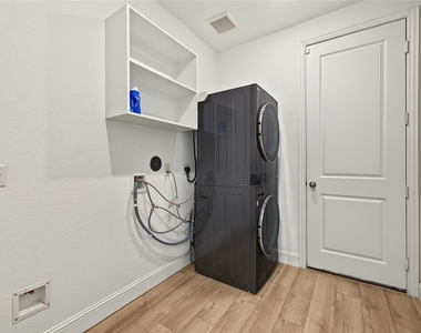 4802 Albany Shores - Photo Thumbnail 8