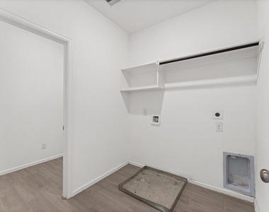 5667 Foggy Vine Court - Photo Thumbnail 19