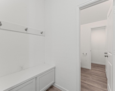 5667 Foggy Vine Court - Photo Thumbnail 11
