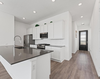 5667 Foggy Vine Court - Photo Thumbnail 7