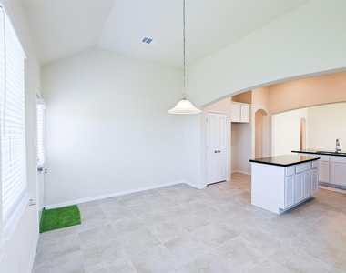 6303 Prince Place Drive - Photo Thumbnail 7