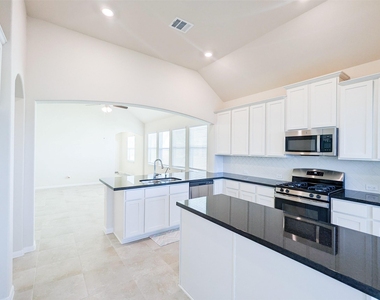 6303 Prince Place Drive - Photo Thumbnail 4