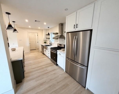 6026 Willowbend - Photo Thumbnail 9