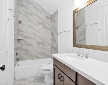 18402 Circle Bar Ranch Court - Photo Thumbnail 23
