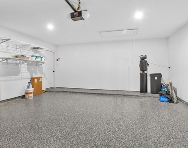 18402 Circle Bar Ranch Court - Photo Thumbnail 33