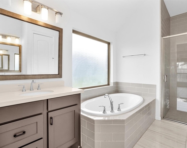 18402 Circle Bar Ranch Court - Photo Thumbnail 16