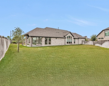18402 Circle Bar Ranch Court - Photo Thumbnail 30