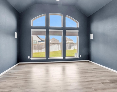 18402 Circle Bar Ranch Court - Photo Thumbnail 12