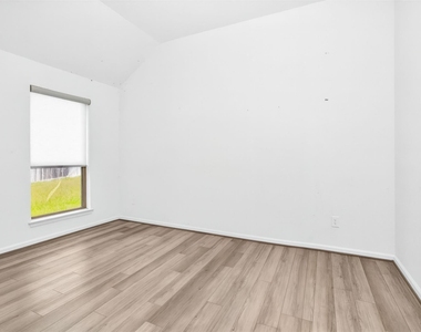 18402 Circle Bar Ranch Court - Photo Thumbnail 24