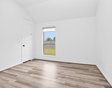 18402 Circle Bar Ranch Court - Photo Thumbnail 20