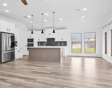 18402 Circle Bar Ranch Court - Photo Thumbnail 8